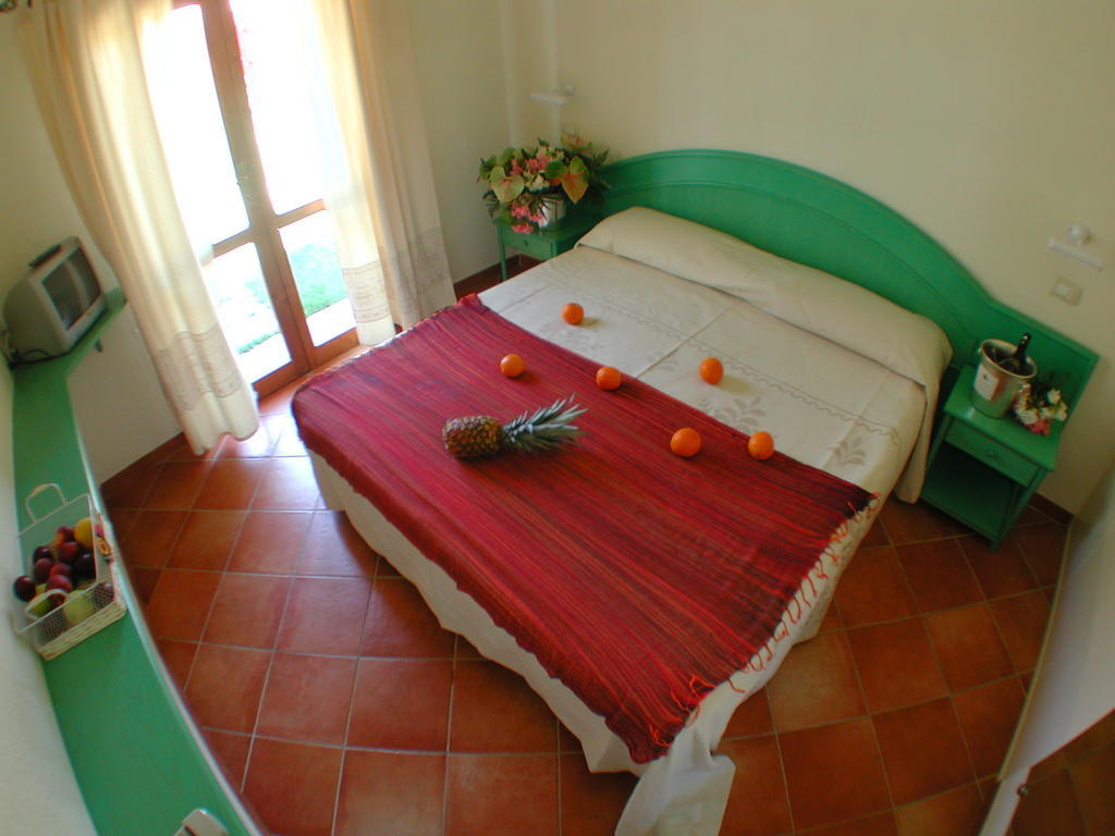 Villaggio Piscina Rei Monte Nai Chambre photo