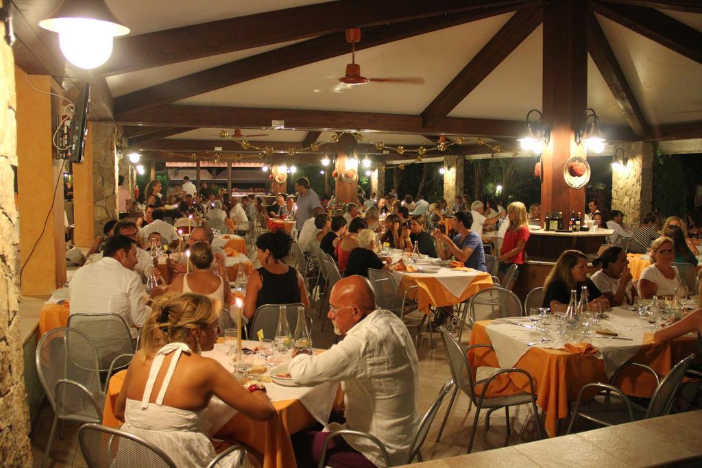 Villaggio Piscina Rei Monte Nai Extérieur photo
